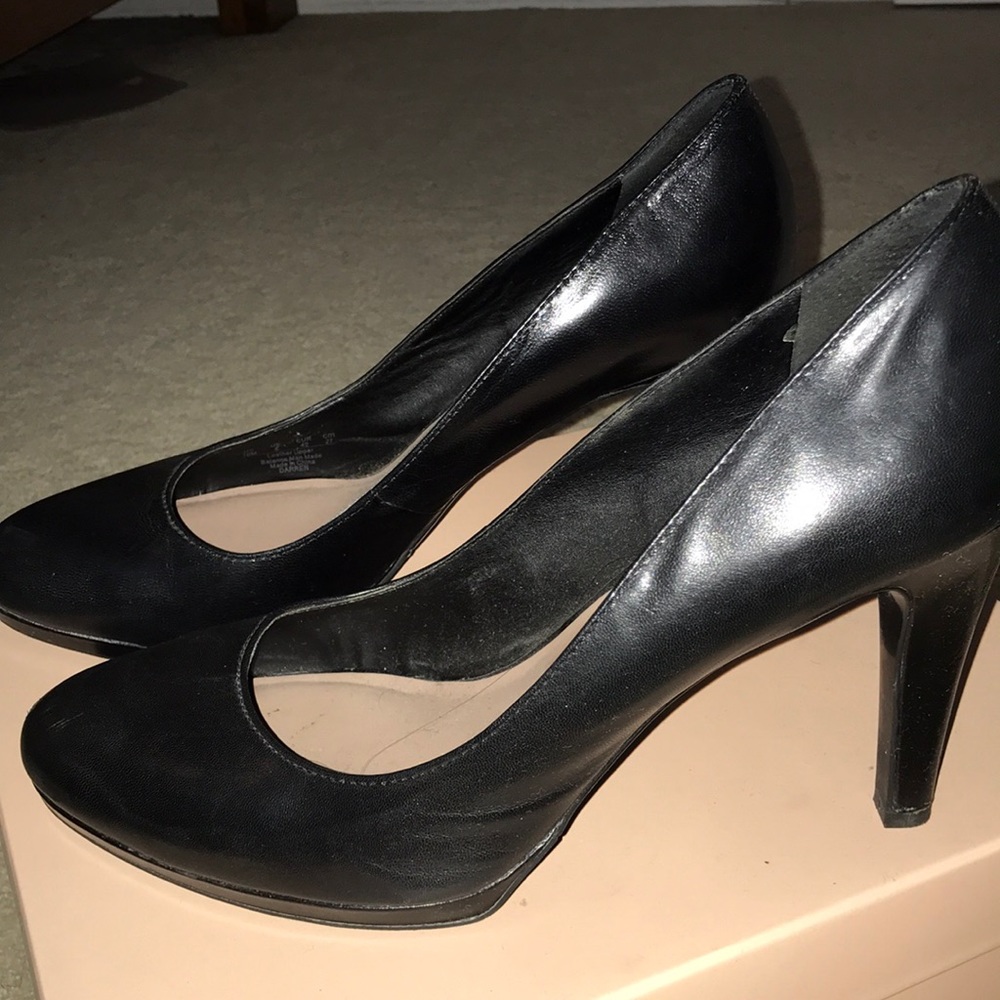 Franco Sarto black round toe pumps